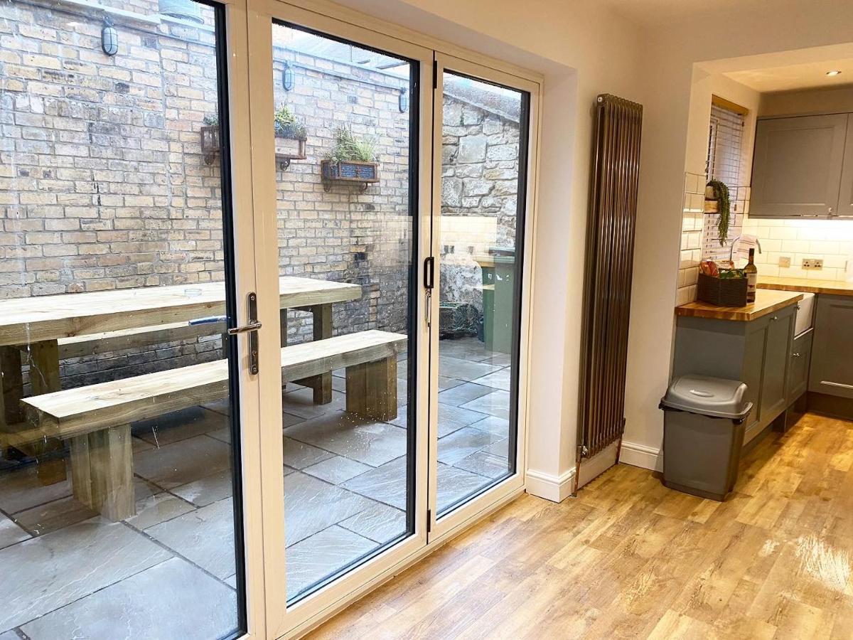 Farndale House-hot Tub