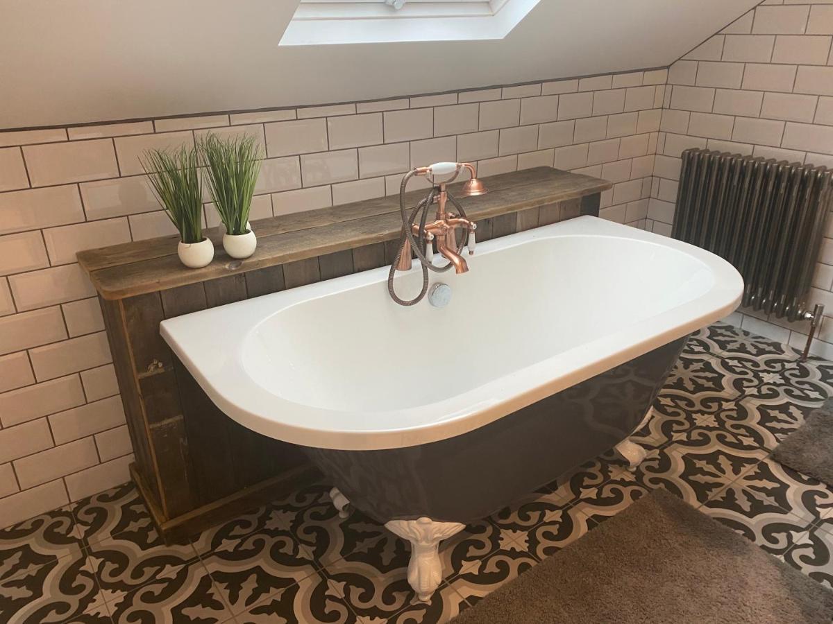 Farndale House-hot Tub *