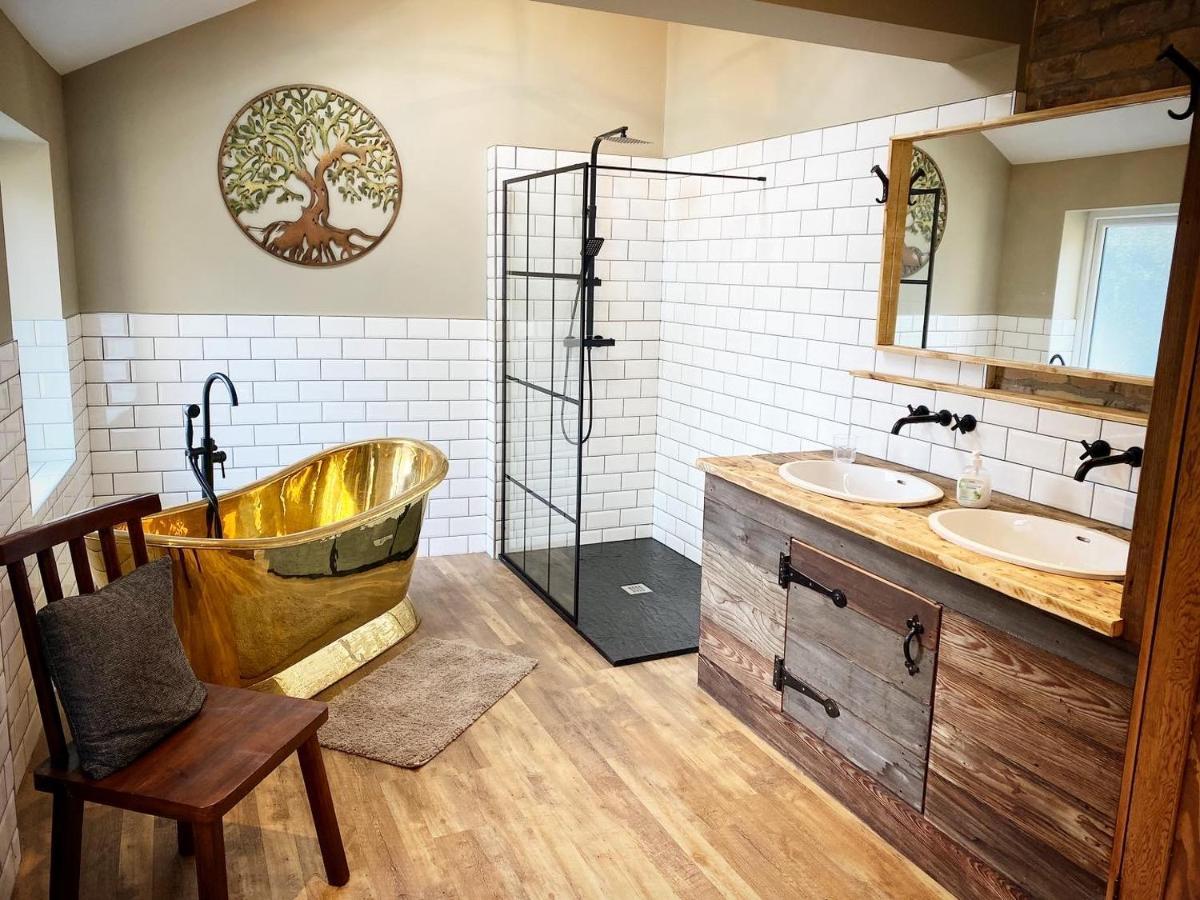 Farndale House-hot Tub Holiday home Amble
