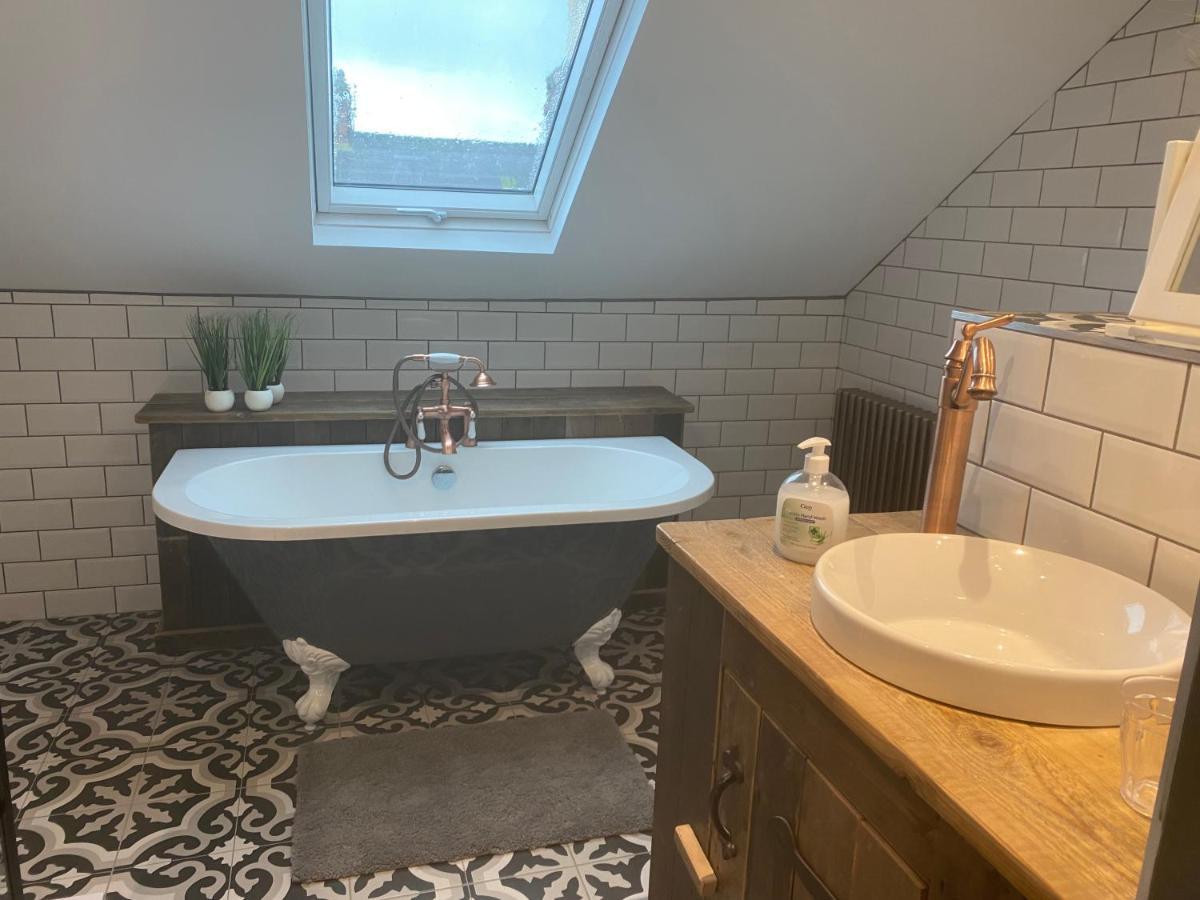 Farndale House-hot Tub